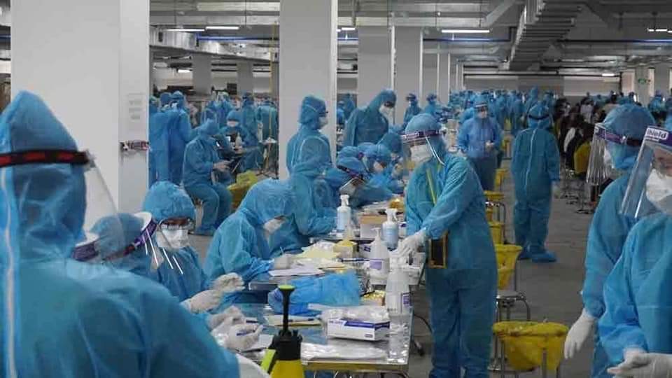 Bắc Giang thực hiện đẩy nhanh công tác phòng, chống Covid - 19 Xét nghiệm Covid - 19 trên diện rộng cho toàn bộ khu công nghiệp trên địa bàn